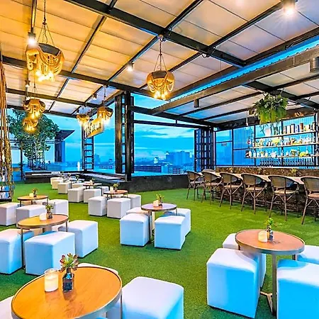 Surestay By Western T Hotel
