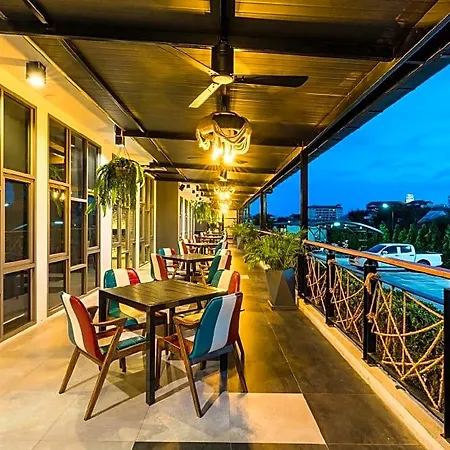 Surestay By Western T 4* Pattaya