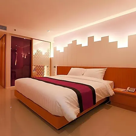 โรงแรม The Whisper 3*