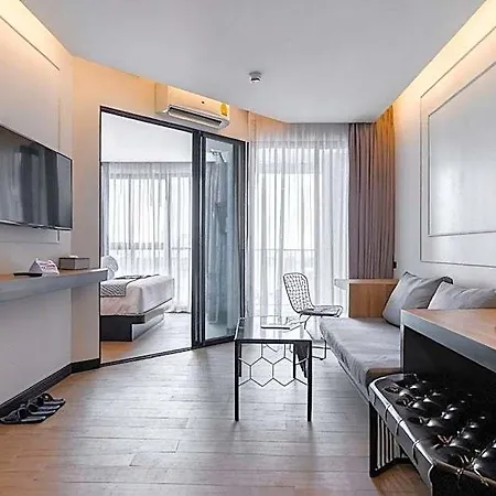 โรงแรม Chezzotel 4*