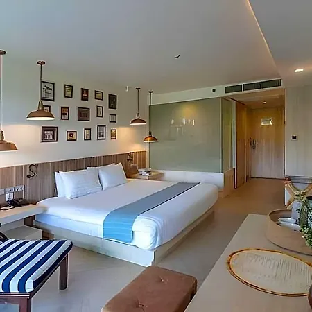 Mayaana - Formerly Golden Tulip โรงแรม 4*