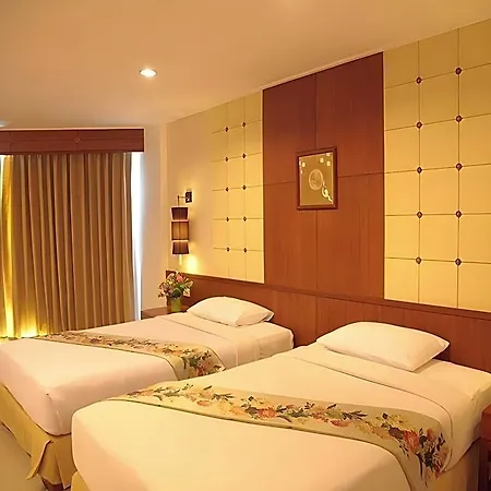 โรงแรม รายัล ทวินส์ พาเลซ