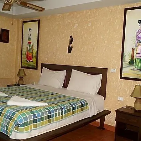 Queen Victoria Inn. Hotel