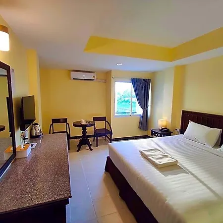 Hotel Chanthong Place *