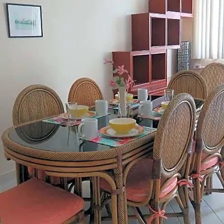 Butterfly Garden Boutique Residences Apts And Villas, A Lifestyle Destination Ex Lg 1-3 Bedroom Units , Full Kitchen, 2 Full Bathrooms, Rain Shower, Bath, Free Bbq, Free Fast Fiber Optic Wifi, Staff 24-7 อพาร์ตโฮเทล