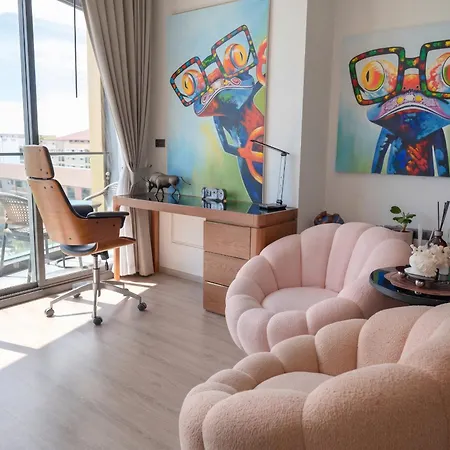 Edge 2br Ocean View Luxury Rooftop Pool Location * Pattaya