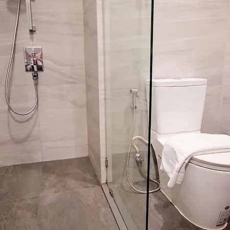 Edge 2br Ocean View Luxury Rooftop Pool Location Pattaya