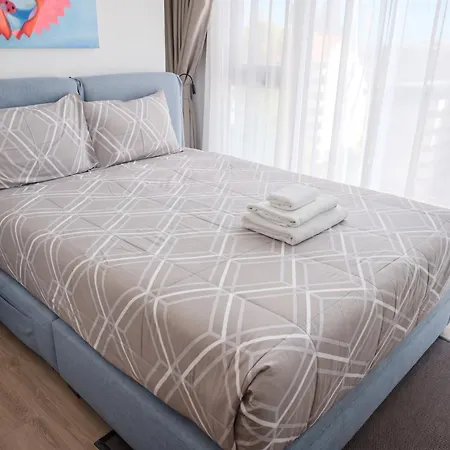 Edge 2br Ocean View Luxury Rooftop Pool Location Apartment *