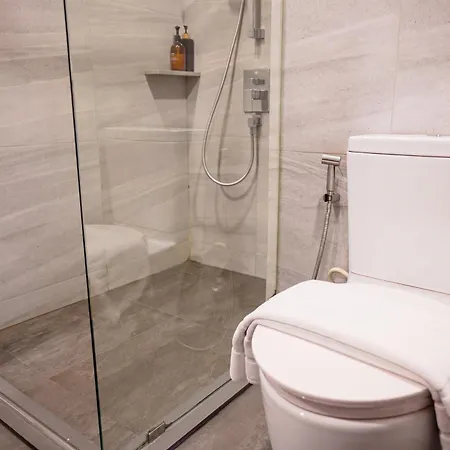Edge 2br Ocean View Luxury Rooftop Pool Location * Pattaya