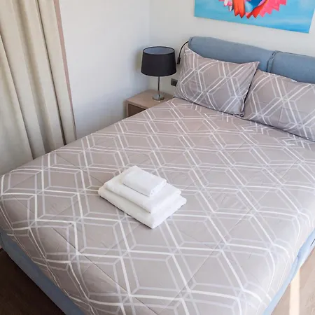 Apartment Edge 2br Ocean View Luxury Rooftop Pool Location *