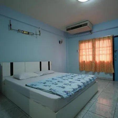 Oyo 1004 Naklua Mansion Hotel