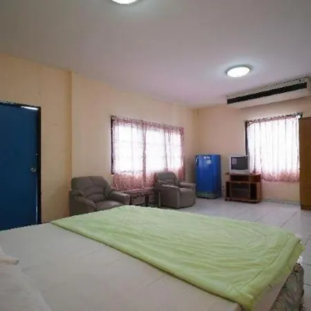Oyo 1004 Naklua Mansion Hotel