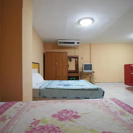 Oyo 1004 Naklua Mansion Hotel