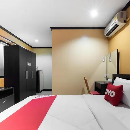 Oyo 75327 Diyana Pattaya