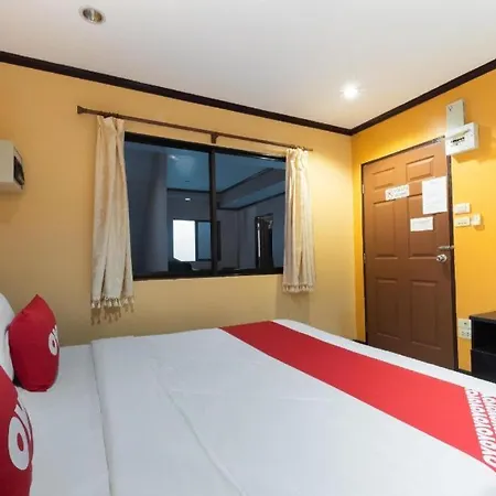 Hotel Oyo 75327 Diyana 3*