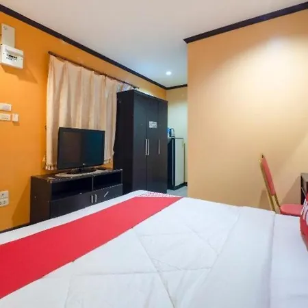 Oyo 75327 Diyana Pattaya