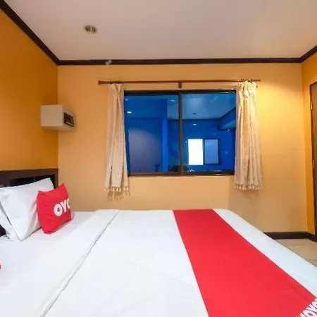 Oyo 75327 Diyana Hotel
