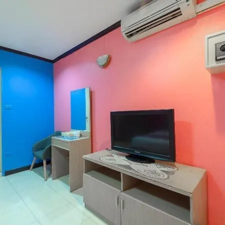 Oyo 75327 Diyana Hotel