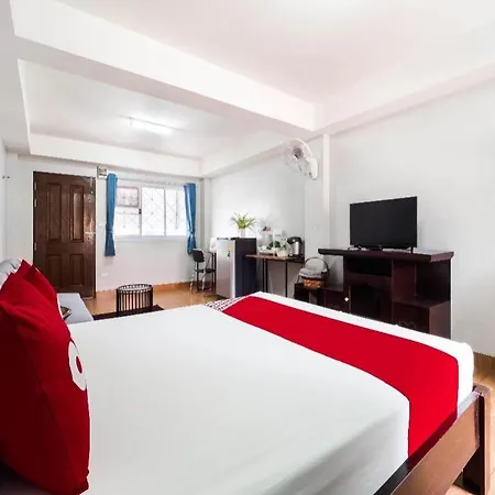 Hotel Oyo 1157 Ploy Pailin Place