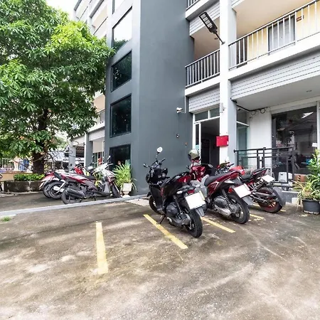 V Place โรงแรม