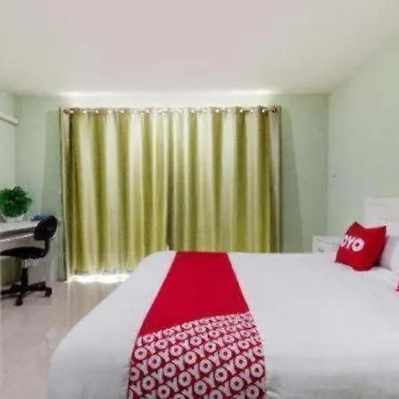 V Place โรงแรม 3*