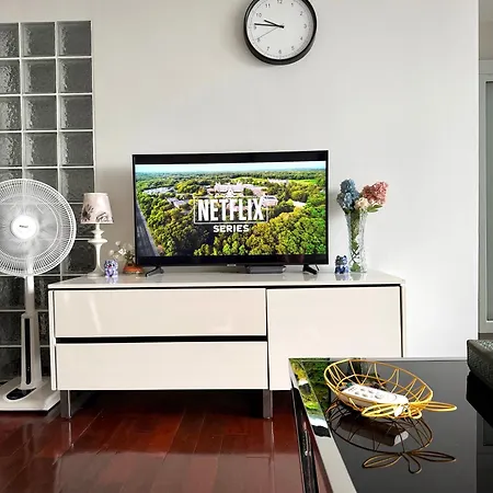 Amazing Spacious Seaview Apartment