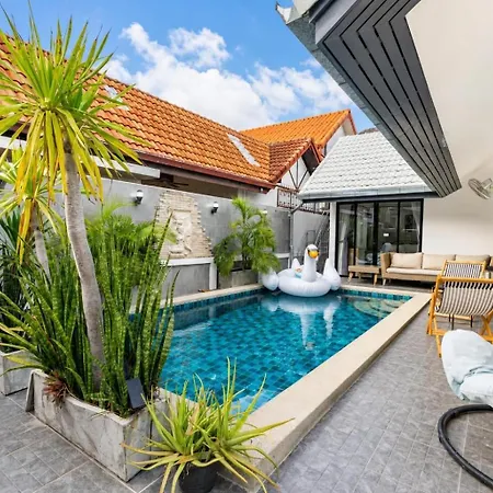Luxury Pool Center C8 - 4 Bedroom วิลล่า *