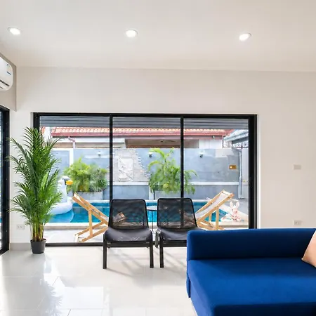 วิลล่า Luxury Pool Center C8 - 4 Bedroom *