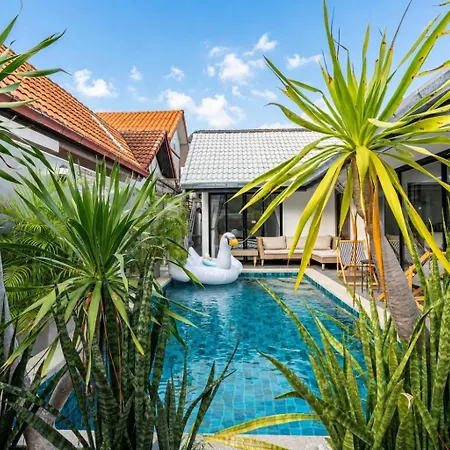 Luxury Pool Center C8 - 4 Bedroom Pattaya