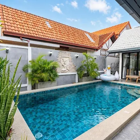 Luxury Pool Center C8 - 4 Bedroom วิลล่า *