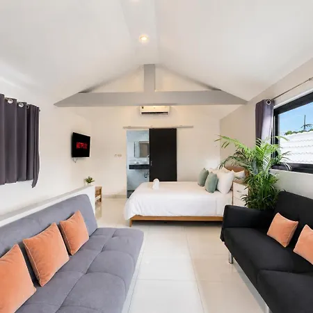 Luxury Pool Center C8 - 4 Bedroom *