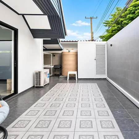 วิลล่า Luxury Pool Center C8 - 4 Bedroom