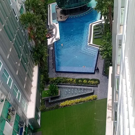 - Pool View - C1 Ccr Apartment *