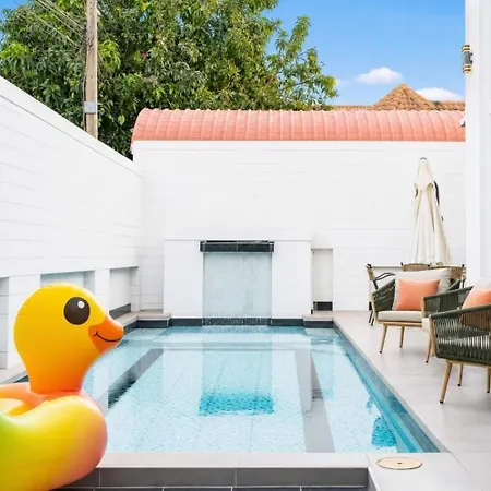 Lagoon Breeze 4br Pool Near Walking Street วิลล่า