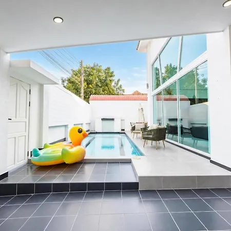 วิลล่า Lagoon Breeze 4br Pool Near Walking Street Pattaya