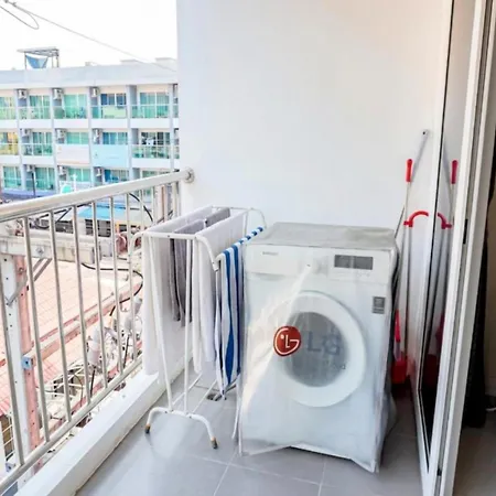 Ideally Located On Jomtien Phratamnak Free Electricity Free Water Internet Apartment Pattaya