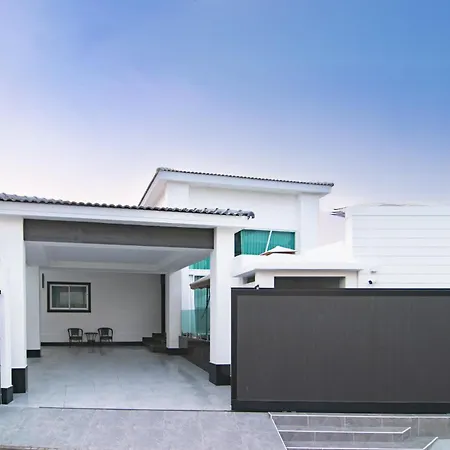 Pool Villa *
