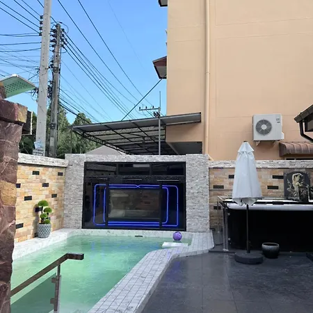 Luxury Pool Pattaya