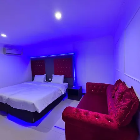 Orion Hotel *