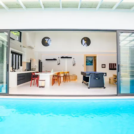 Glass Private Pool Villa *