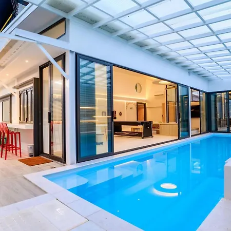 Glass Private Pool * Pattaya