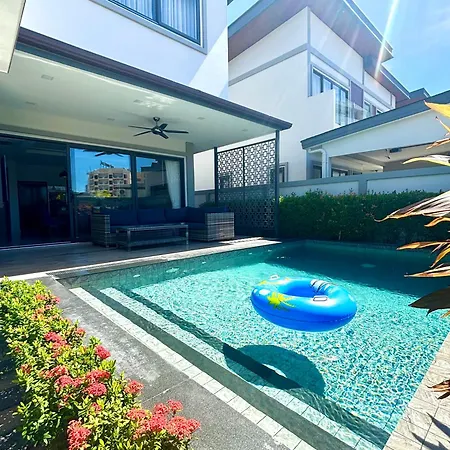 Zensiri Luxury Privat Pool Prime Midtown