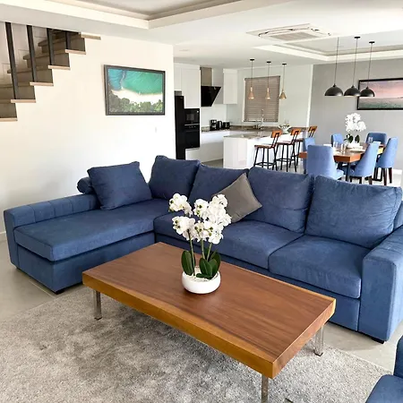 Zensiri Luxury Privat Pool Prime Midtown *
