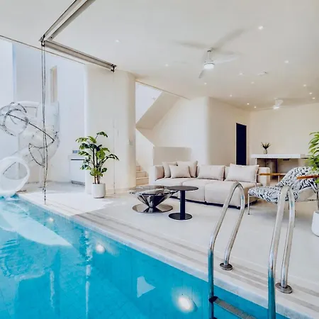 Happy House Pool Villa