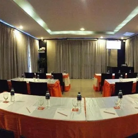 โรงแรม โกลเดนท์ทิวลิป เอสเซนเชียล พัทยา 3*