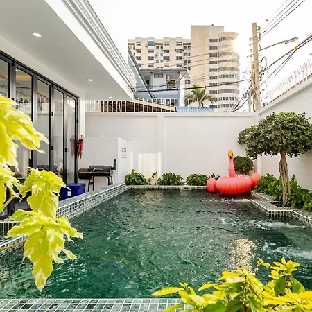 Villa 芭提雅步行街旁 9卧室泳池别墅 Pattaya