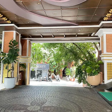 Fairtex Sports Club And Hotel