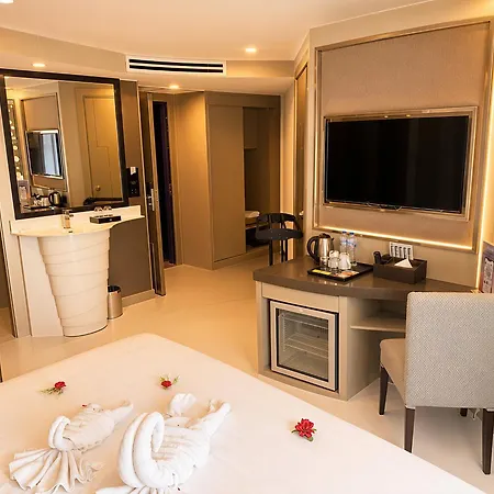 Blue Reef Hotel 4*