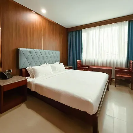 Silvertone Hotel 4*