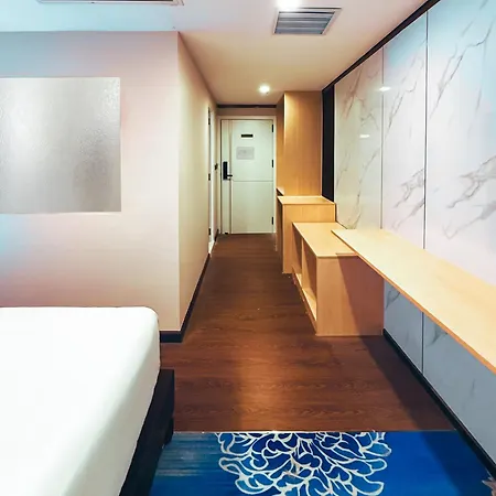 Silvertone Hotel 4*